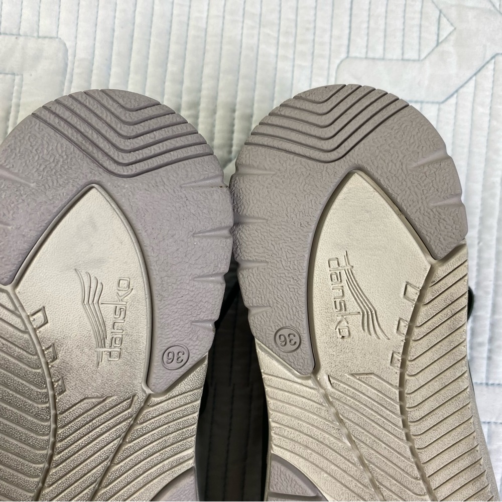Dansko Size 36 (US 5.5-6) Women's Leela Waterproof Lace-Up Sneakers Moss Nubuck - Picture 7 of 11